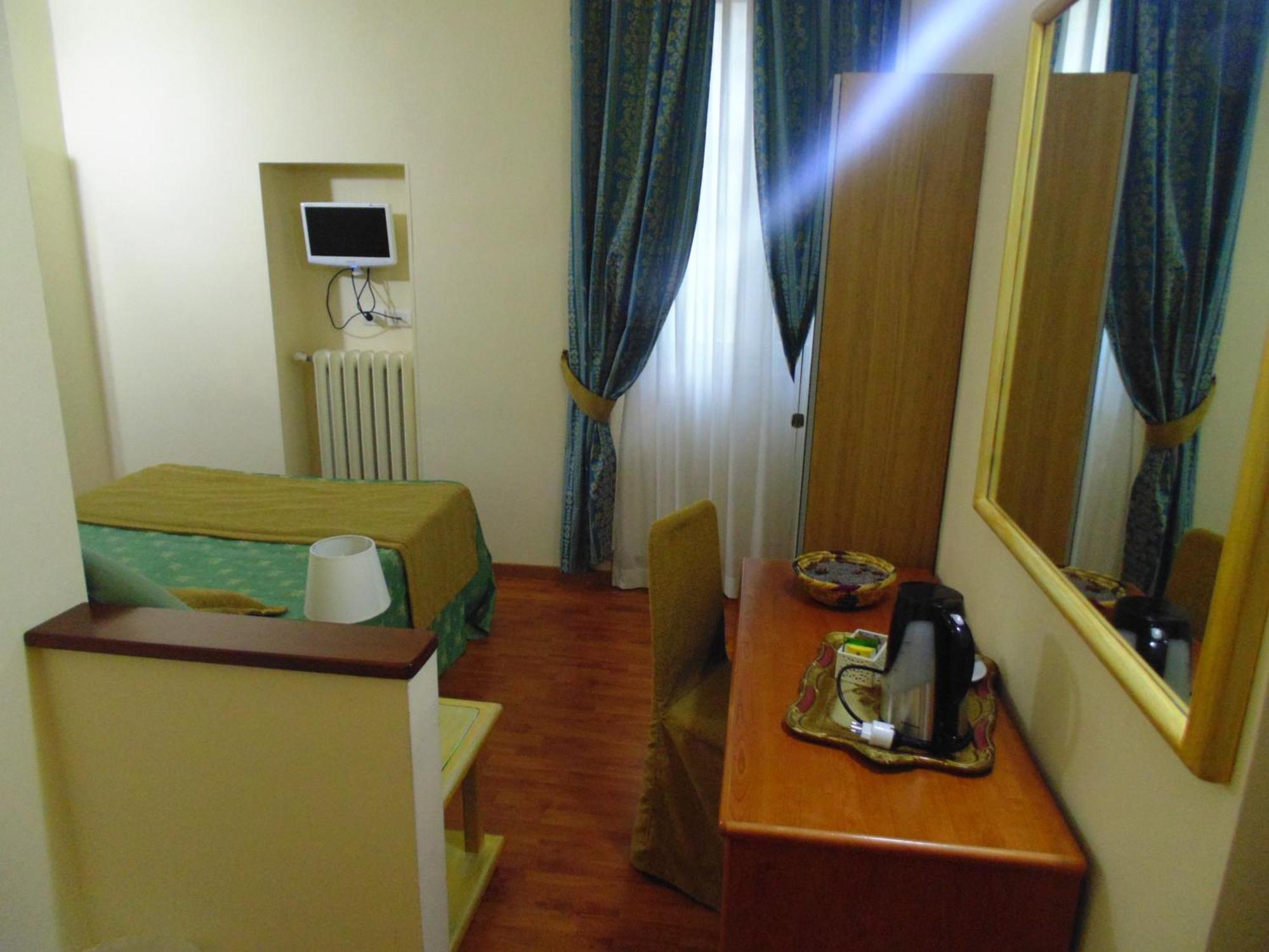 Relais Dante E Beatrice Bed and Breakfast Firenze Værelse billede